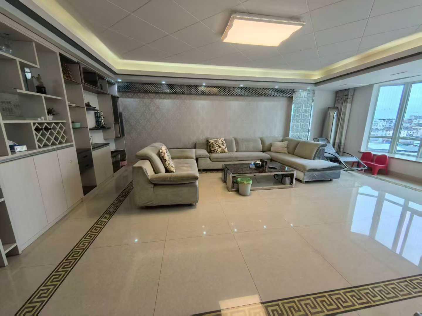 金源花园电梯3房2厅128平方1280元